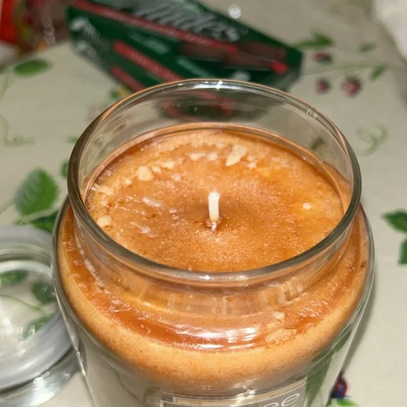 NWT Yankee Candle Salted Caramel Large Glass candle - Picture 7 of 9